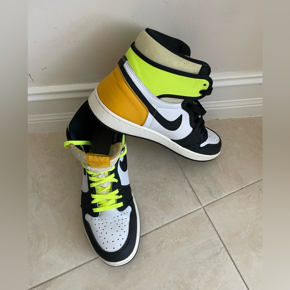 Jordan 1 - Men’s - Nike - Volt - Size 11.5 - Box Included